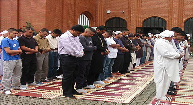 What is the ruling of leaving gaps between the rows? What are the etiquettes of praying in congregation? 